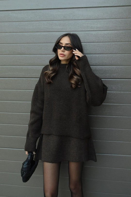 Ellis | Chic Sweater Skirt Ensemble