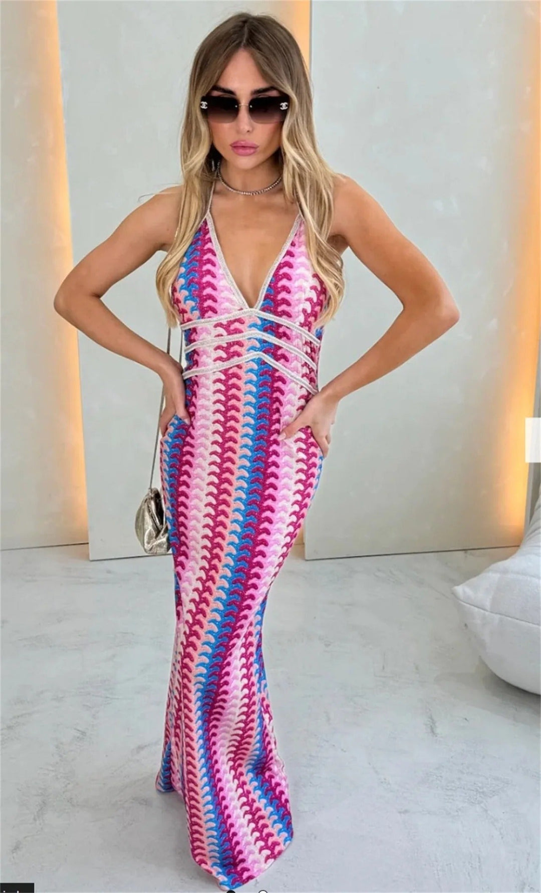 Amelie | Chic V-Neck Dress